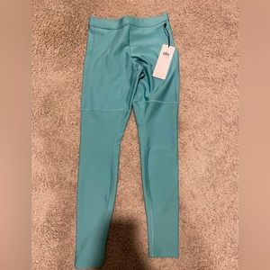 Alo yoga high waist 4 pocket utility legging